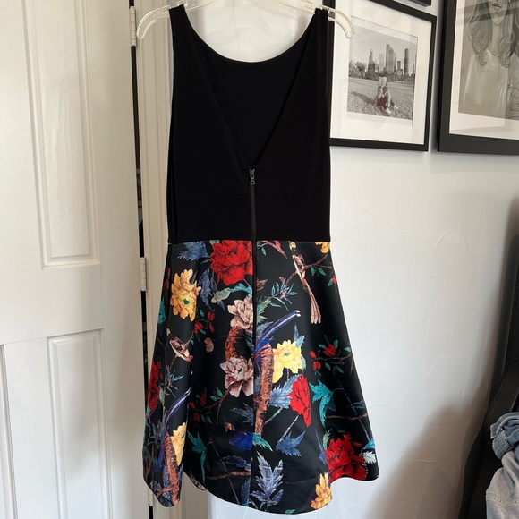 Alice and Olivia Dress Size 4 - Picture 3 of 9